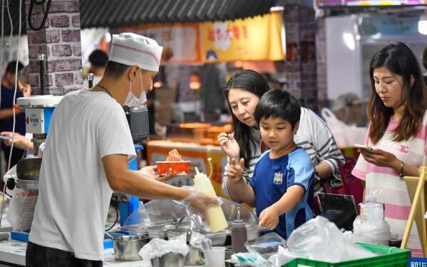 天津：夏日夜市激發(fā)城市活力