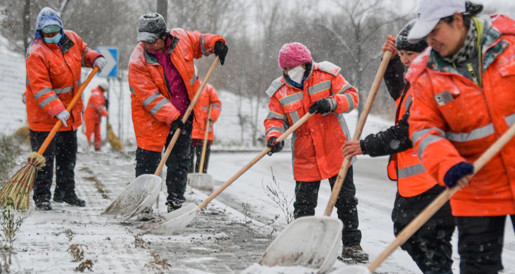 堅守風雪中 護佑平安路