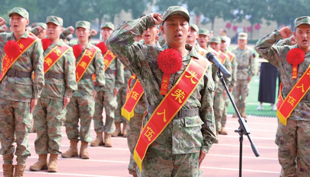 參軍報(bào)國(guó) 不負(fù)韶華