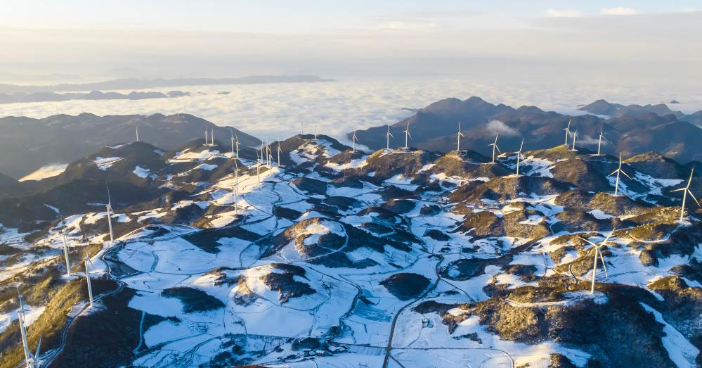 湖北秭歸：雪后風(fēng)機(jī)